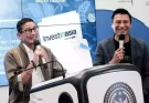 Minister of Tourism and Creative Economy, Sandiaga Salahuddin Uno and Christian Sugiono, the Chief Business Development Officer of Izin.co.id